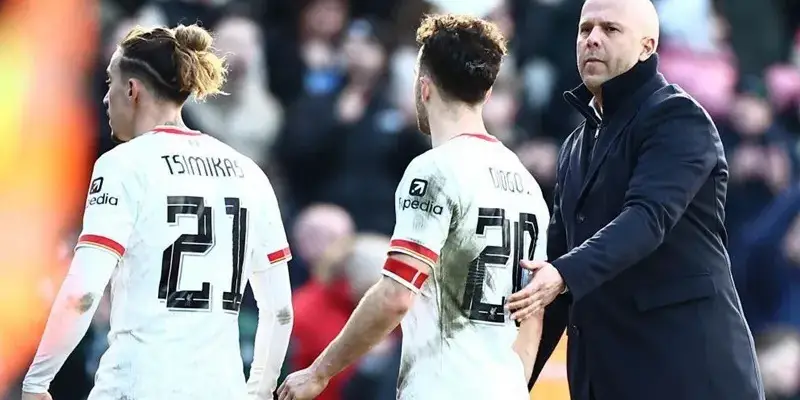 Mối quan hệ của tân HLV Liverpool